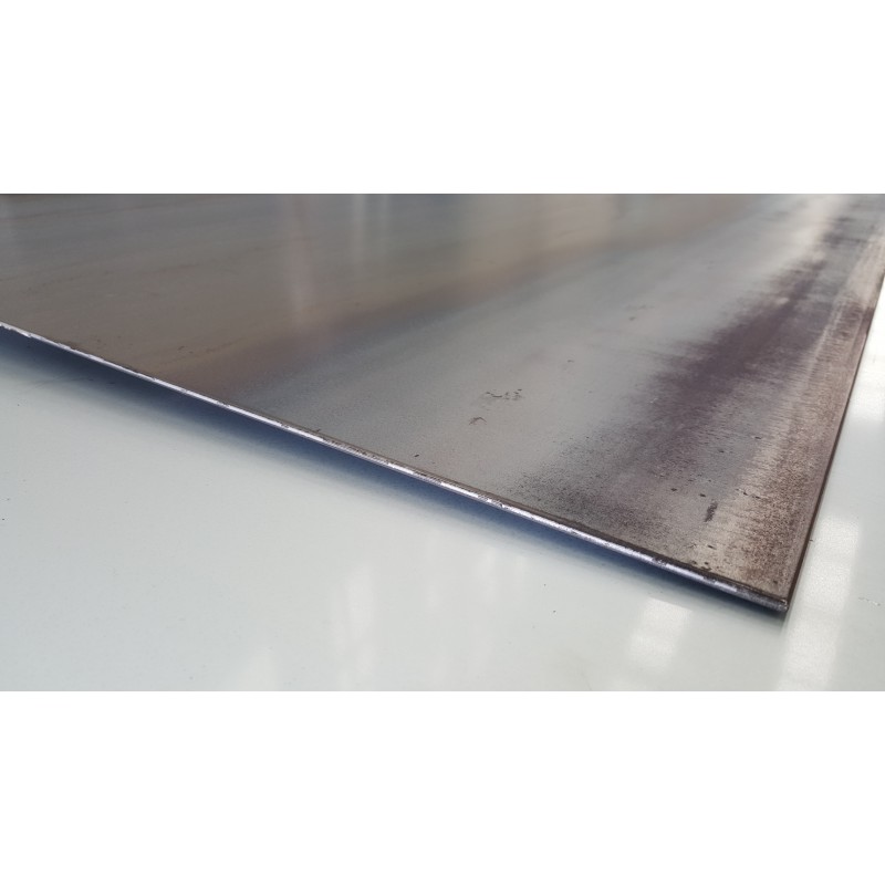 Plaque d'acier laminé à froid - 1 à 3 mm - 50 x 50 à 100 x 200 cm Epaisseur  en mm 1 mm Longueur en cm 50 cm Largeur en cm 50 cm Dimension de la plaque  Standard